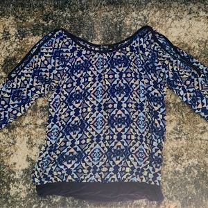 3/4 length sleeve shirt